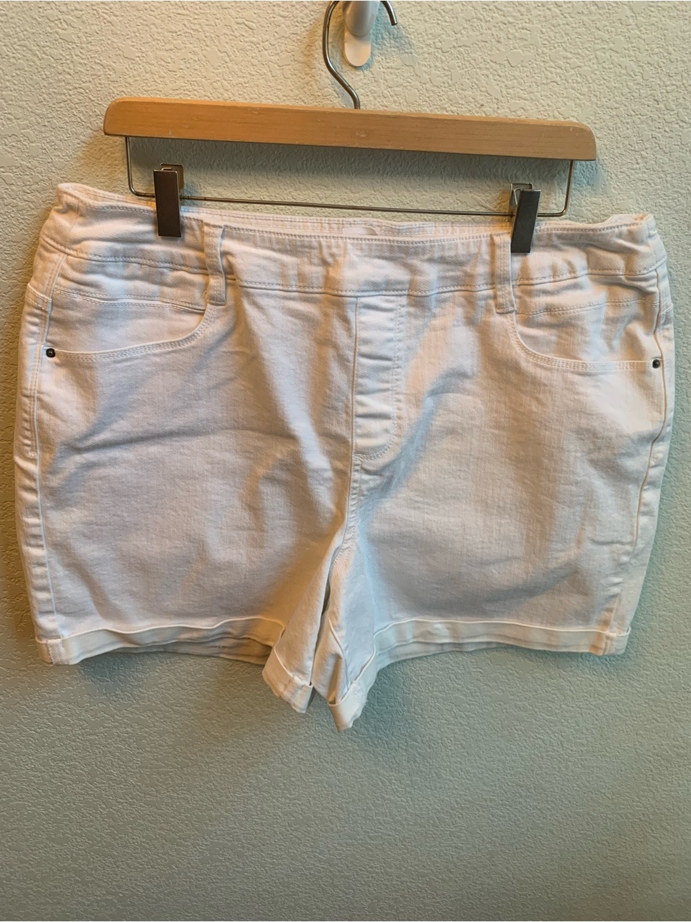 Time and Tru White Denim Jean Shorts - Classic Summer Staple